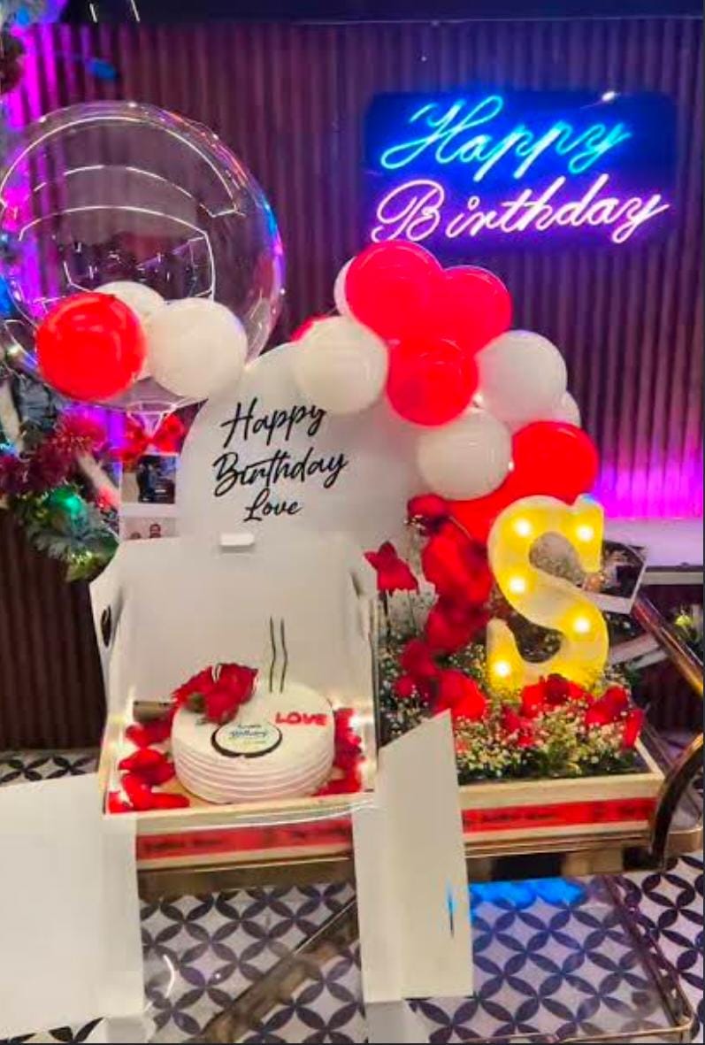 Decor at Restaurant - Book Now